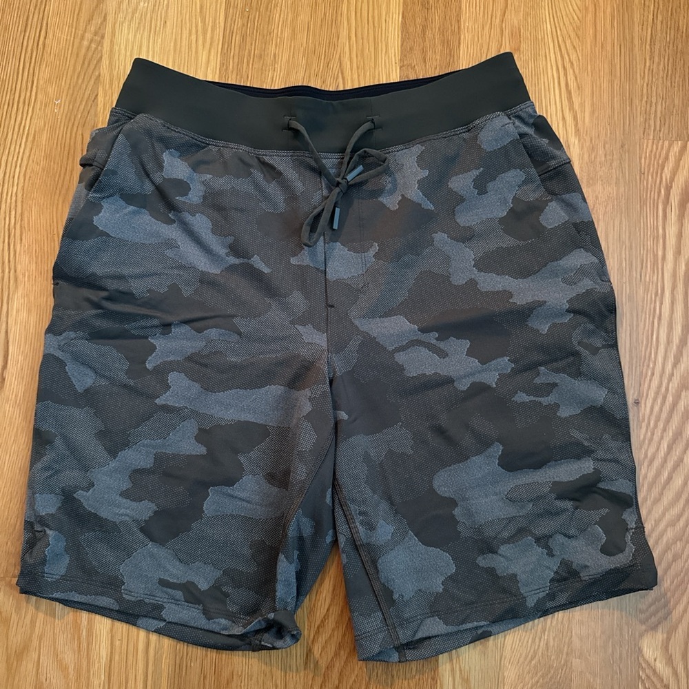Men’s lululemon olive green camouflage shorts